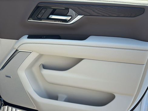 New 2026 GMC Yukon XL Denali w/ Denali Reserve Package RWD image 24