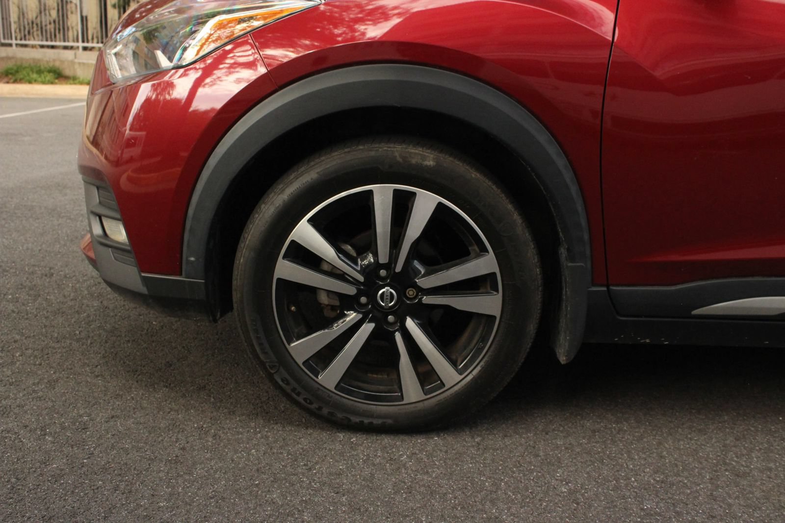 Used 2020 Nissan Kicks SR FWD image 11