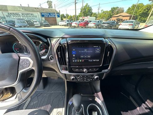 Used 2021 Chevrolet Traverse LT w/ LPO, Floor Liner Package image 23