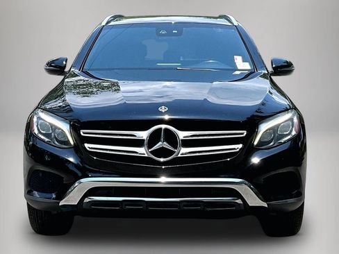 Used 2018 Mercedes-Benz GLC 300 4MATIC image 3