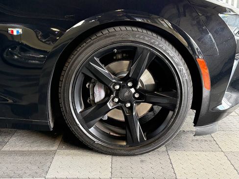 Used 2018 Chevrolet Camaro SS RWD image 28