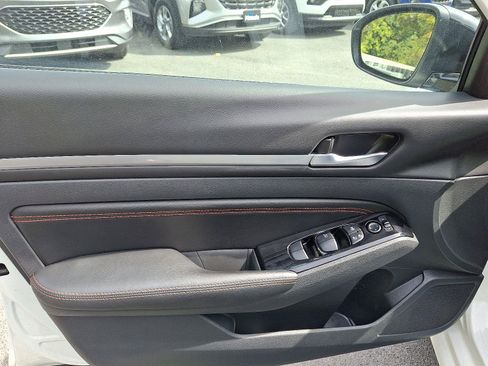Used 2023 Nissan Altima 2.5 SR image 12