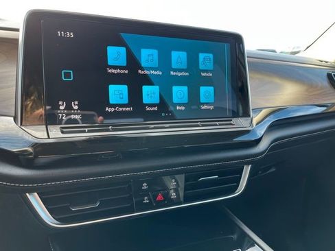 Used 2025 Volkswagen Atlas SE image 37