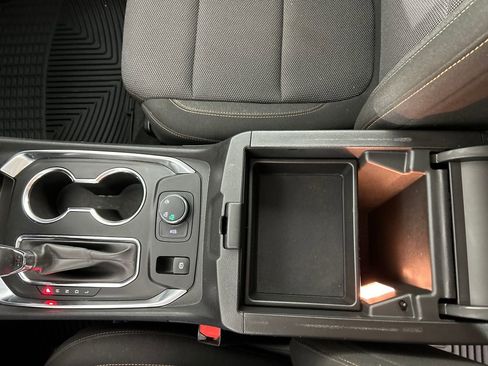 Used 2021 Chevrolet Traverse LS AWD/4WD image 15