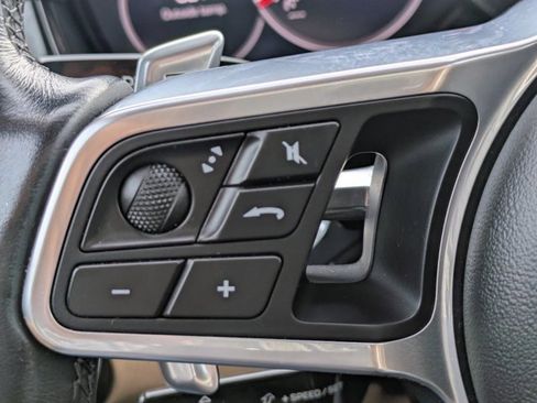 Used 2018 Porsche Panamera 4 image 20