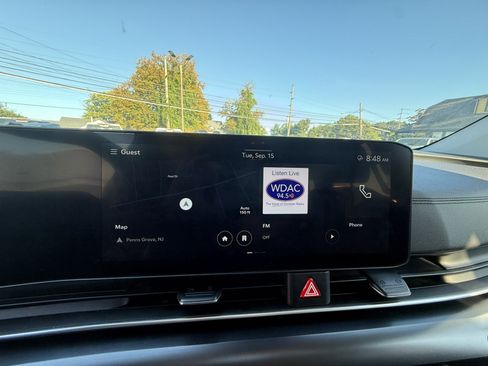 Used 2025 Kia Carnival FWD image 12