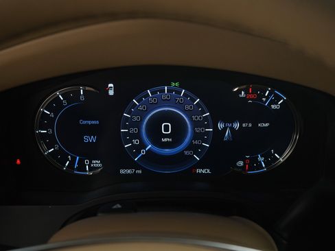 Used 2019 Cadillac Escalade Platinum AWD/4WD image 29
