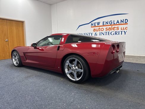 Used 2008 Chevrolet Corvette Coupe w/ Preferred Equipment Group RWD image 4