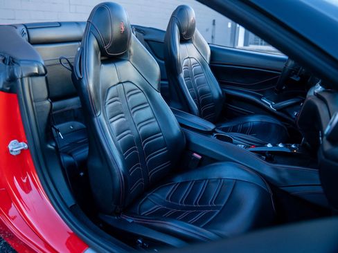 Used 2015 Ferrari California T image 20