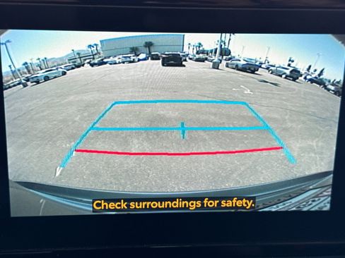 Used 2023 Toyota Highlander LE image 19