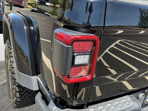 Used 2020 Jeep Gladiator Rubicon AWD/4WD image 24