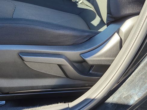 Certified 2023 Subaru Crosstrek 2.0i image 22