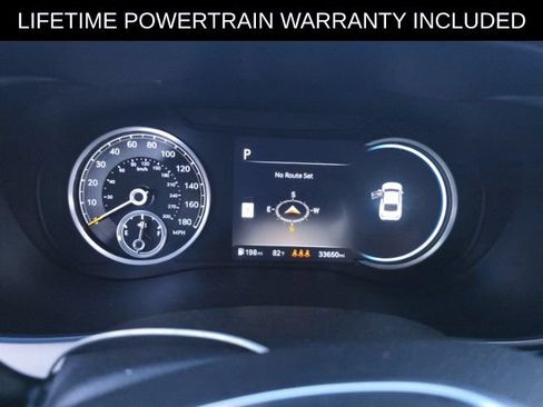 Used 2025 Genesis G70 2.5T RWD image 7