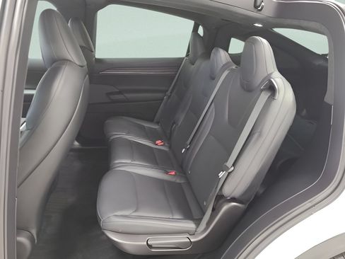Used 2023 Tesla Model X AWD/4WD image 16