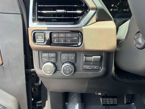 New 2026 GMC Yukon XL Denali Ultimate AWD/4WD image 30
