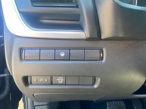 Used 2023 Nissan Rogue SV AWD/4WD image 18
