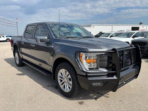 Used 2023 Ford F150 Lariat image 3