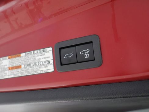 Used 2023 Toyota Corolla Cross XLE w/ Convenience Package AWD/4WD image 22