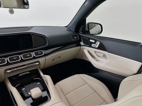 Certified 2025 Mercedes-Benz GLE 450 4MATIC image 25