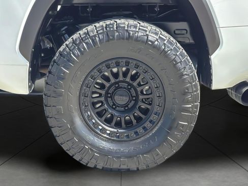 Used 2025 Toyota Tundra SR5 w/ SR5 Convenience Package AWD/4WD image 5