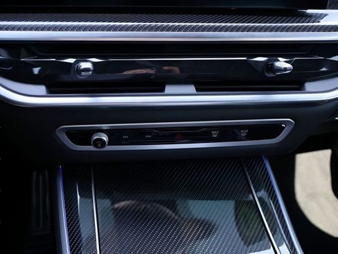 Used 2025 BMW X5 M60i AWD/4WD image 28