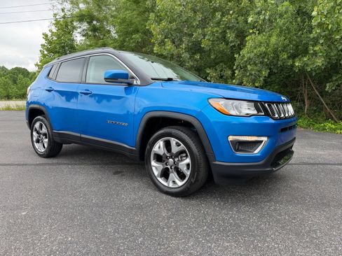 Used 2019 Jeep Compass Limited AWD/4WD image 3