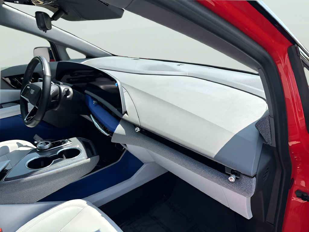 Certified 2025 Cadillac Optiq Sport 1 AWD/4WD image 44