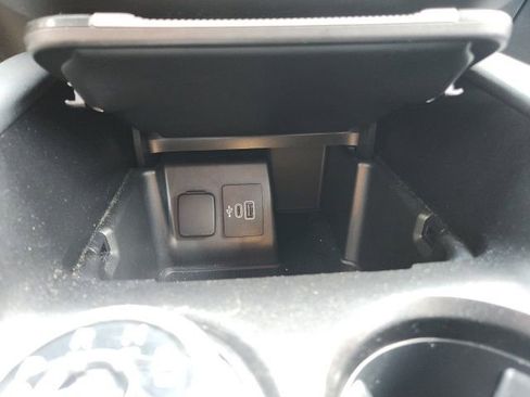 Used 2025 Ford Explorer ST-Line w/ ST-Line Street Pack AWD/4WD image 26
