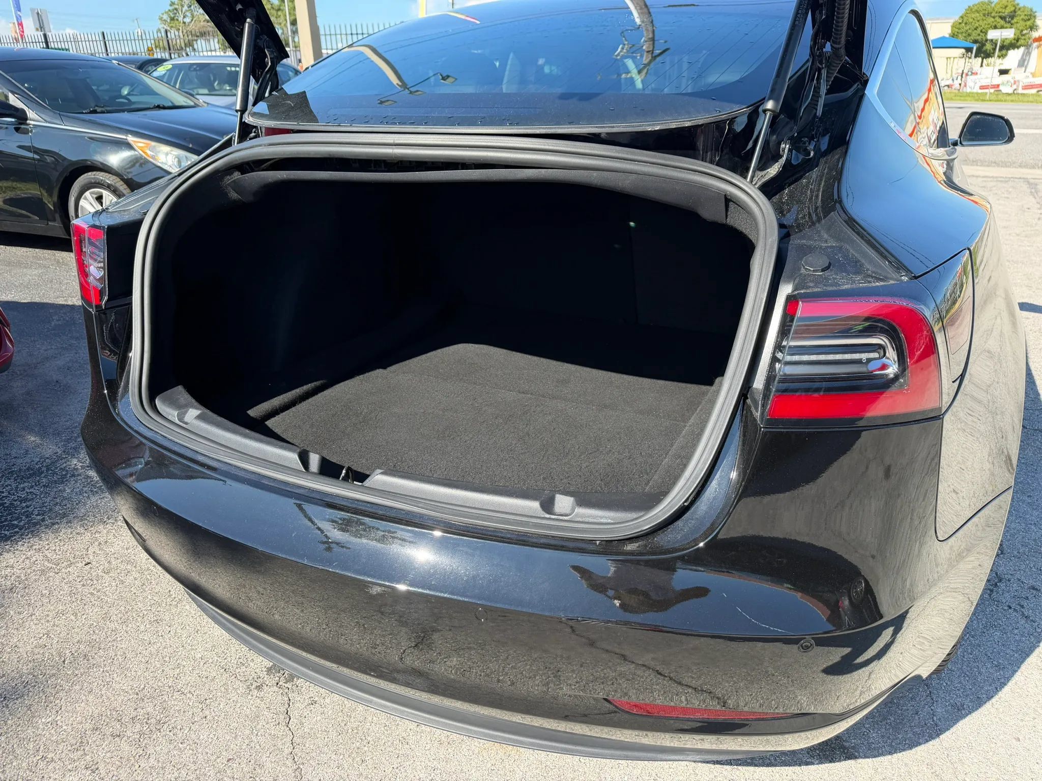 Used 2018 Tesla Model 3 Mid Range RWD image 16