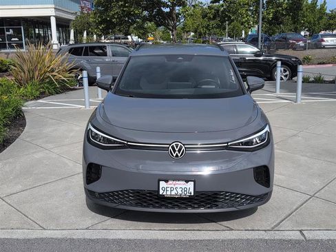 Used 2023 Volkswagen ID.4 Pro image 2