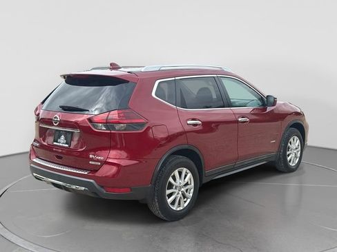 Used 2018 Nissan Rogue SV AWD/4WD image 4