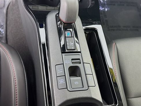 Used 2025 Toyota Prius Plug-In Hybrid FWD image 22