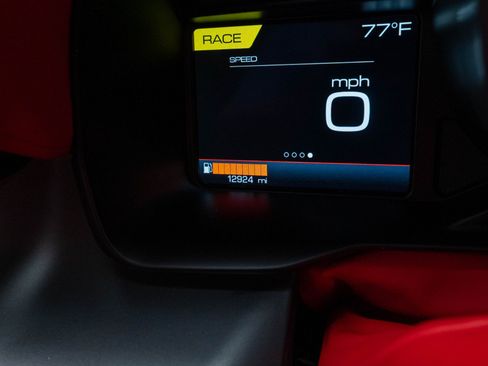 Used 2021 Ferrari F8 Tributo RWD image 15