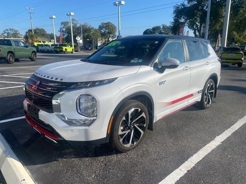 Used 2024 Mitsubishi Outlander Ralliart image 2