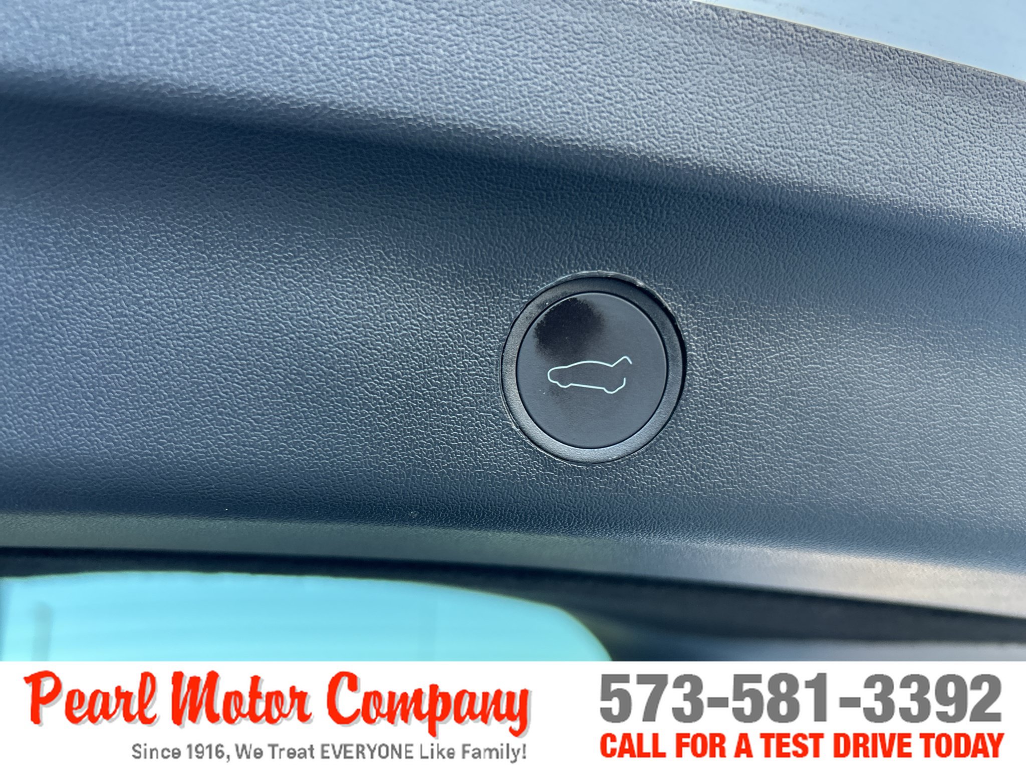Used 2024 Tesla Model Y Long Range AWD/4WD image 19