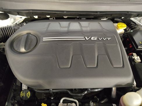 Used 2020 Jeep Cherokee Limited image 30