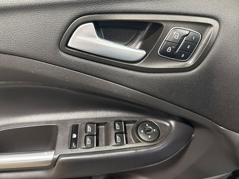 Used 2019 Ford Escape Titanium AWD/4WD image 17