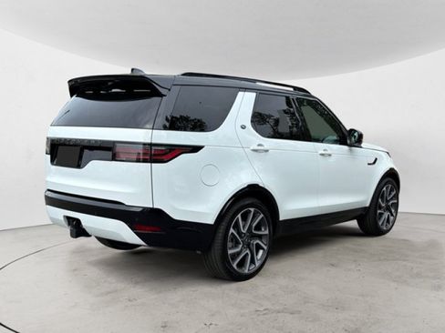 Used 2025 Land Rover Discovery Dynamic SE AWD/4WD image 4