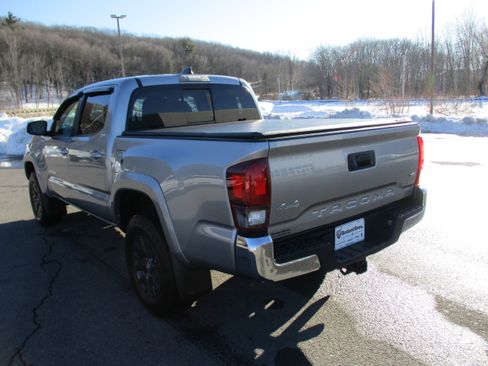 Used 2020 Toyota Tacoma SR5 image 7
