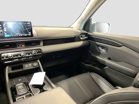 Used 2024 Honda Pilot Elite image 25