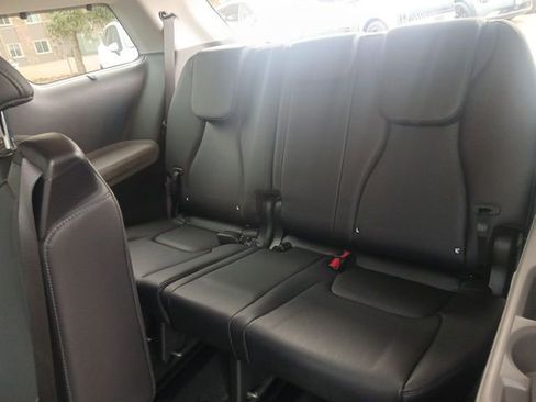 New 2026 Kia Carnival EX image 23