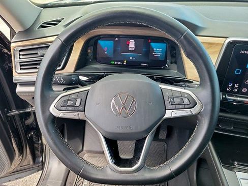 Used 2024 Volkswagen Atlas SE FWD image 28