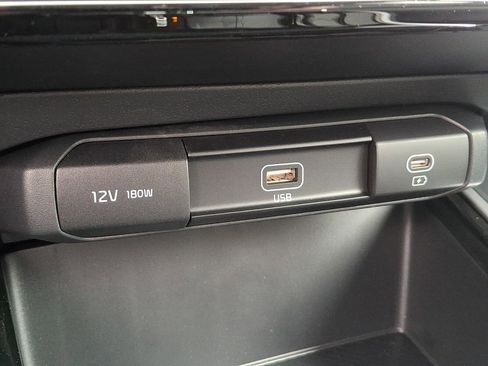 New 2026 Kia Niro LX image 18