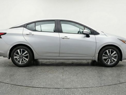 Used 2025 Nissan Versa SV image 11