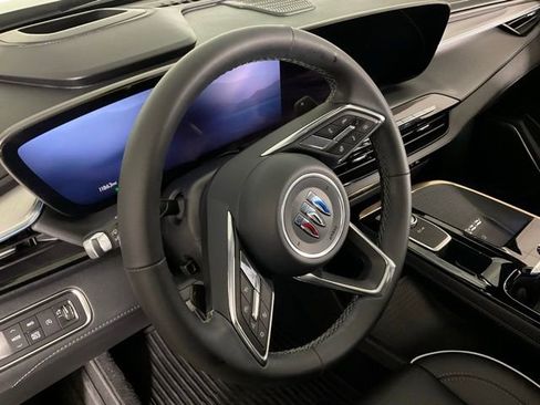 Used 2025 Buick Enclave Avenir w/ LPO, All-Weather Package image 23