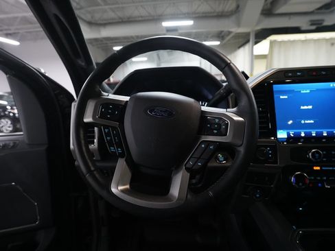 Used 2022 Ford F350 Platinum w/ FX4 Off-Road Package AWD/4WD image 4