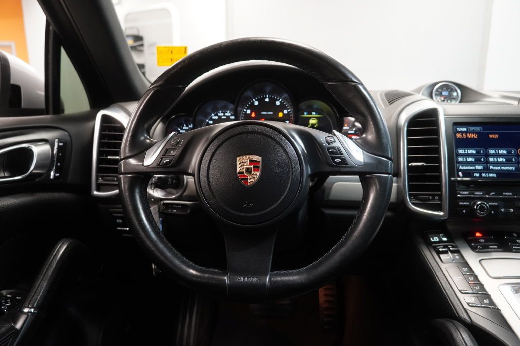 Used 2012 Porsche Cayenne AWD/4WD image 19