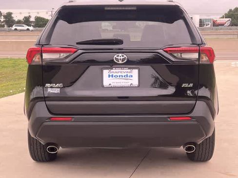 Used 2024 Toyota RAV4 XLE w/ Convenience Package image 6