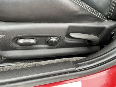 Used 2006 Pontiac Grand Prix GXP w/ Sun And Sound Package image 19