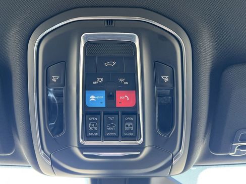 New 2025 Jeep Grand Cherokee Limited image 16